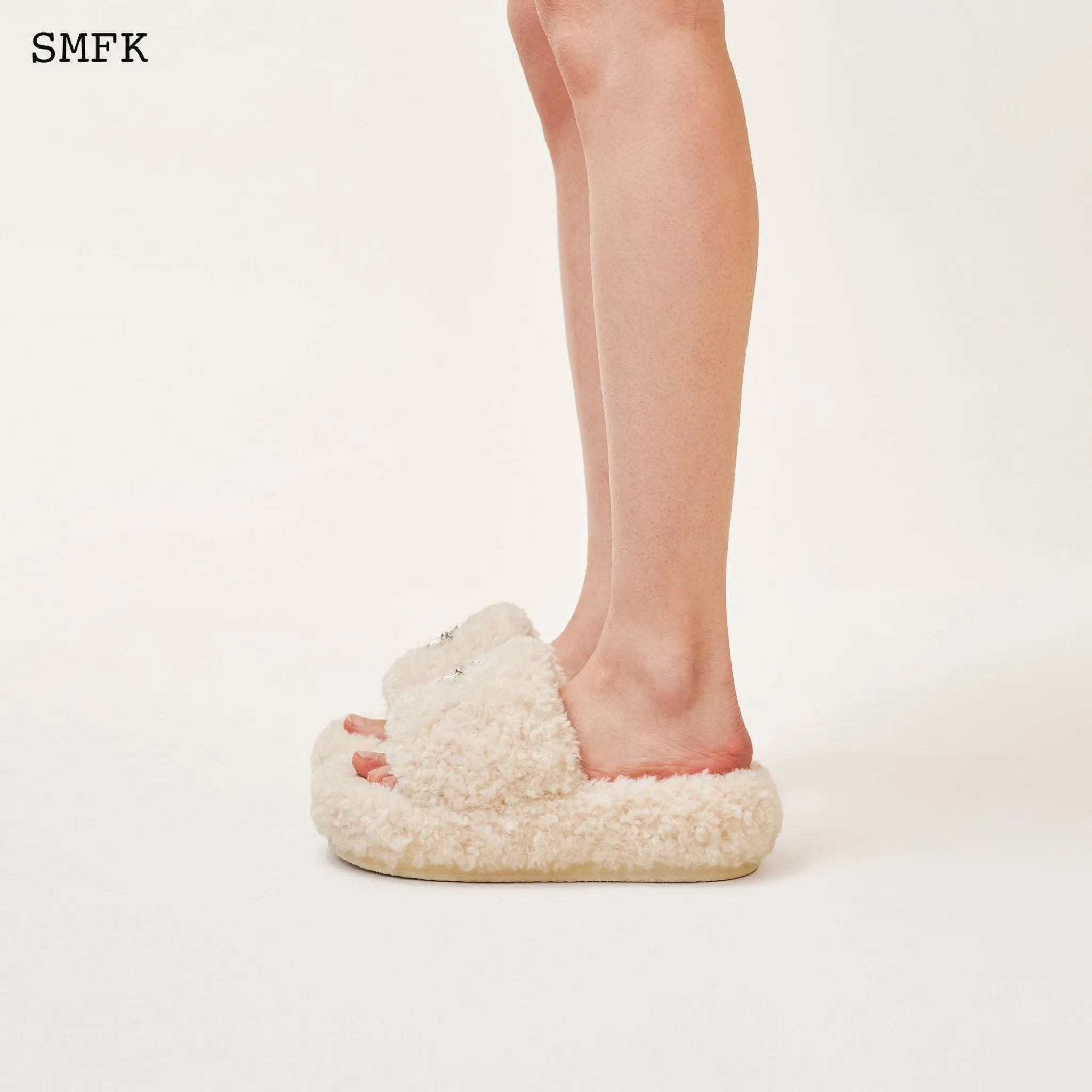 Compass White Velvet Furry Slipper