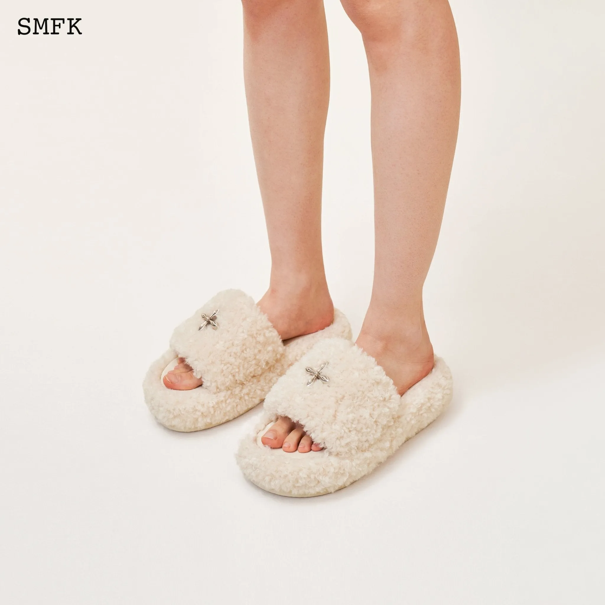 Compass White Velvet Furry Slipper
